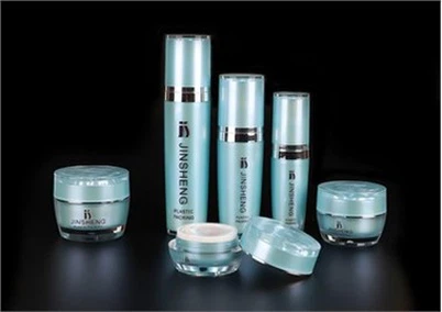 Feadáin In-bhithdhíghrádaithe Cosmaideacha